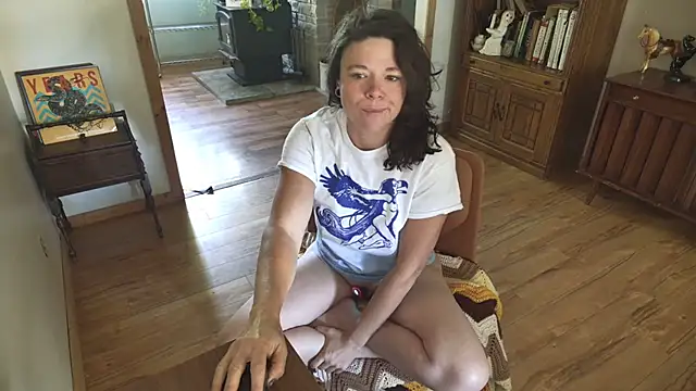 MarcyJones online show from October 4, 3:21 pm