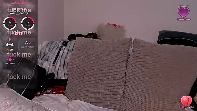 Snapshot of UrNaughtyGfMilf chatting on March 15, 7:09 am UrNaughtyGfMilf online show from March 15, 7:09 am