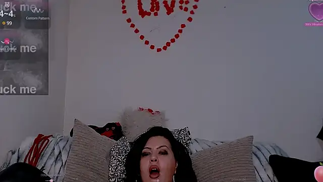 Snapshot of UrNaughtyGfMilf chatting on March 16, 8:10 am UrNaughtyGfMilf online show from March 16, 8:10 am