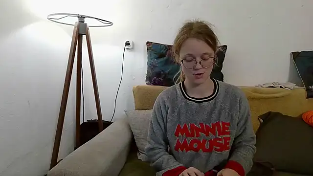 little-leni online show from January 7, 8:00 pm