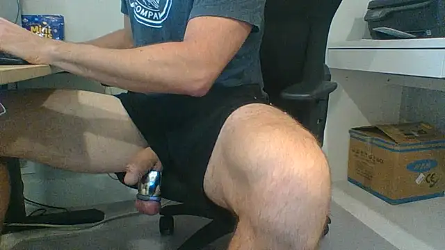 Snapshot of Bloopers66 chatting on July 21, 1:24 pm Bloopers66 online show from July 21, 1:24 pm