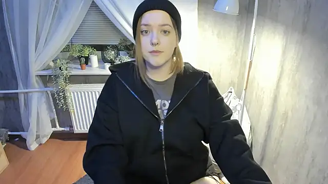 Snapshot of Sophia_Edwards chatting on February 21, 6:48 pm Sophia Edwards online show from February 21, 6:48 pm