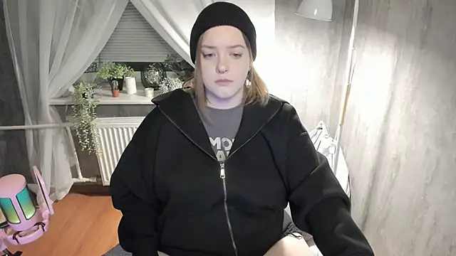 Snapshot of Sophia_Edwards chatting on February 24, 6:36 pm Sophia Edwards online show from February 24, 6:36 pm