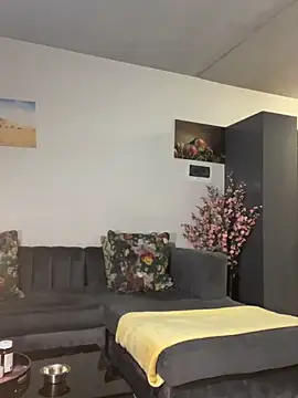 CurvyDesire1 online show from February 24, 11:41 pm