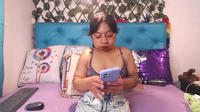 SARAWILLS online show from January 14, 2:01 pm