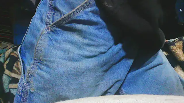 Snapshot of bobbybullit chatting on March 21, 11:15 am bobbybullit online show from March 21, 11:15 am