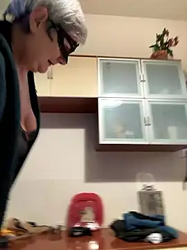 Snapshot of simona60 chatting on December 8, 2:09 pm simona60 online show from December 8, 2:09 pm