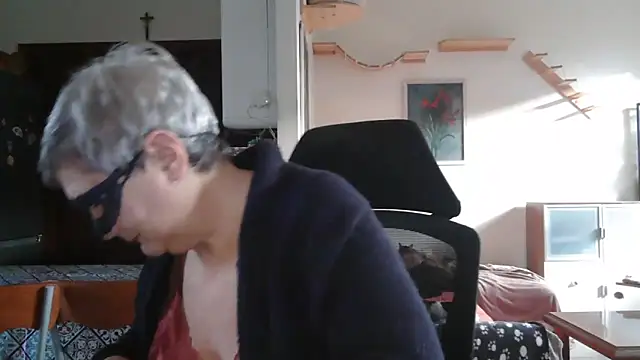 Snapshot of simona60 chatting on December 18, 2:28 pm simona60 online show from December 18, 2:28 pm