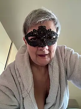 Snapshot of simona60 chatting on December 22, 8:05 am simona60 online show from December 22, 8:05 am