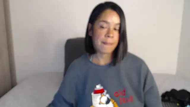 Snapshot of AmeliPonce chatting on November 16, 8:47 pm AmeliPonce online show from November 16, 8:47 pm