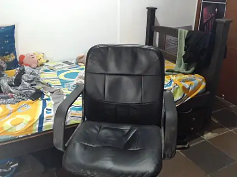 Snapshot of alisterxxx chatting on July 24, 11:47 pm alisterxxx online show from July 24, 11:47 pm