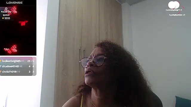 BustyMilf  online show from January 27, 4:11 pm
