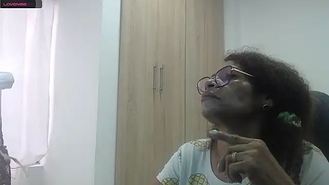 BustyMilf  online show from January 28, 11:28 am