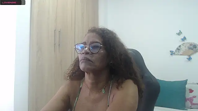 BustyMilf  online show from January 29, 11:51 am