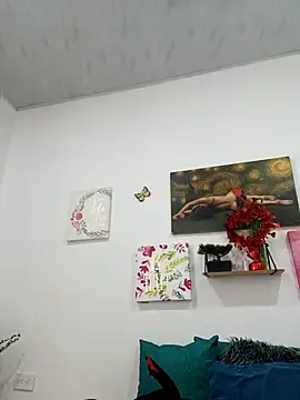 Snapshot of BustyMilf_ chatting on April 27, 1:20 pm BustyMilf online show from April 27, 1:20 pm