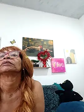 Snapshot of BustyMilf_ chatting on May 3, 1:28 pm BustyMilf online show from May 3, 1:28 pm