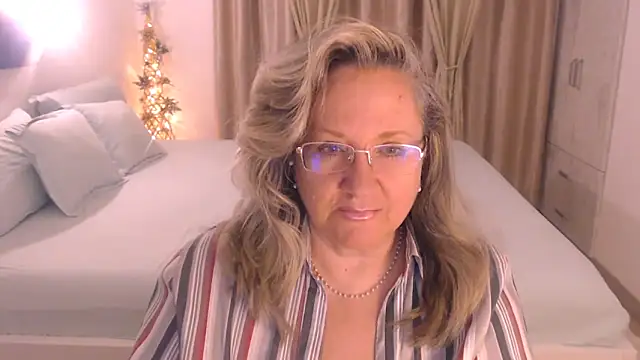 Raisshy online show from October 14, 4:52 pm