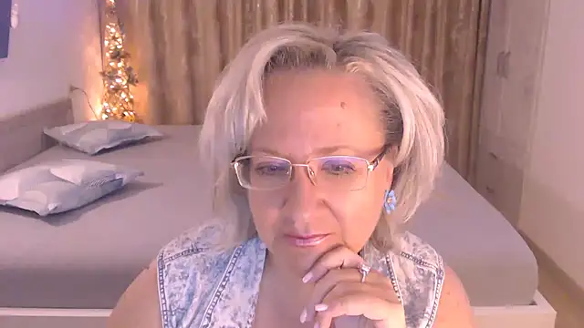 Raisshy online show from July 10, 2:52 pm