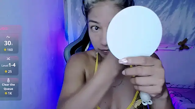 ninatiny online show from November 16, 10:43 am