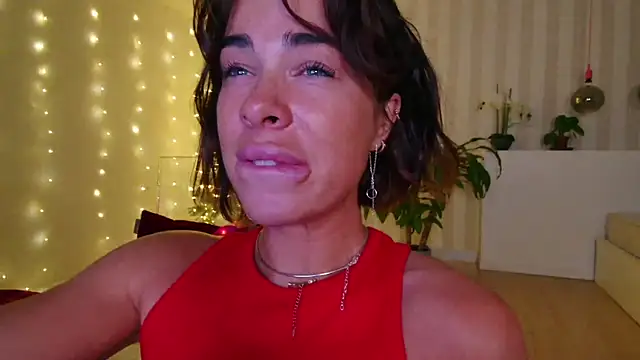 girl nextd00r online show from January 16, 4:39 pm