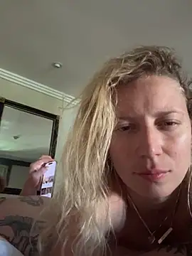 sexicouple3030 online show from June 21, 1:52 am