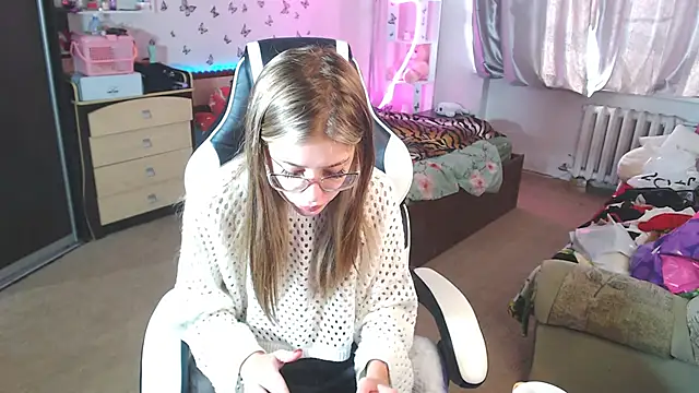 Kira honeyy online show from March 6, 4:41 am