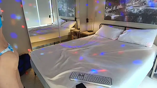 MikyFoxx online show from February 24, 7:52 pm