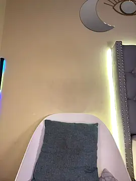 KIARAPRETTY online show from September 14, 3:49 am