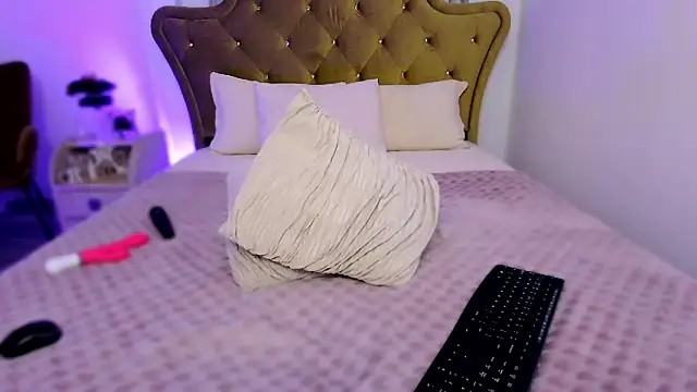 Snapshot of SashaRizz chatting on December 3, 11:55 am SashaRizz online show from December 3, 11:55 am