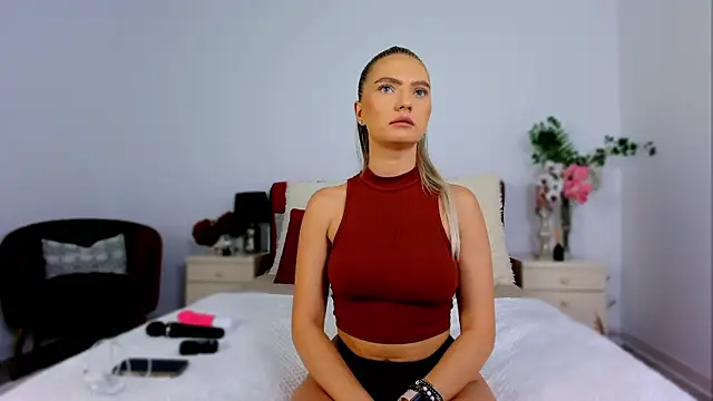 Snapshot of SashaRizz chatting on September 16, 4:46 am SashaRizz online show from September 16, 4:46 am