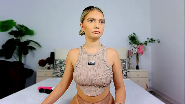 Snapshot of SashaRizz chatting on October 13, 4:12 am SashaRizz online show from October 13, 4:12 am