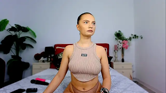 Snapshot of SashaRizz chatting on November 5, 6:13 am SashaRizz online show from November 5, 6:13 am