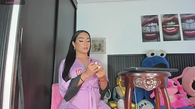 Snapshot of KATALINA_HOT_TS chatting on April 19, 7:05 pm KATALINA HOT TS online show from April 19, 7:05 pm