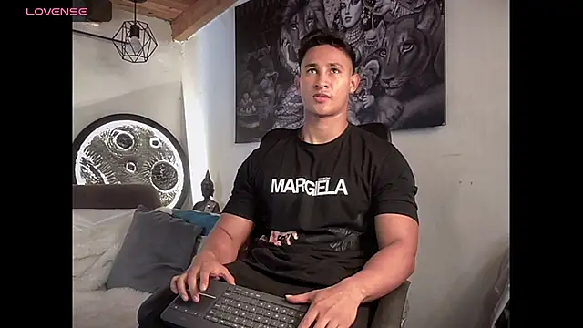 Snapshot of BenjaminCooperk chatting on September 20, 9:21 am BenjaminCooperk online show from September 20, 9:21 am