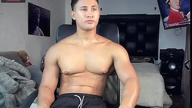 Snapshot of BenjaminCooperk chatting on September 22, 7:38 pm BenjaminCooperk online show from September 22, 7:38 pm