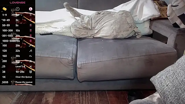 Snapshot of BenjaminCooperk chatting on October 2, 6:53 am BenjaminCooperk online show from October 2, 6:53 am