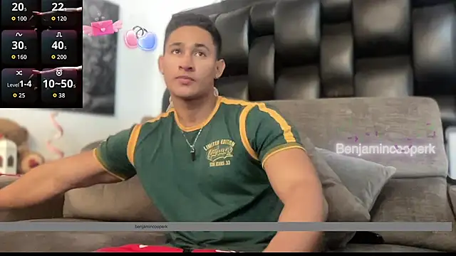 Snapshot of BenjaminCooperk chatting on November 17, 5:35 am BenjaminCooperk online show from November 17, 5:35 am