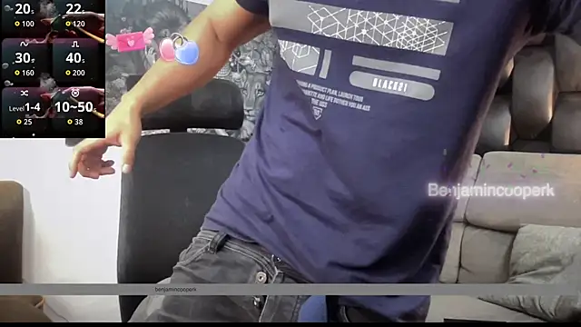 Snapshot of BenjaminCooperk chatting on December 18, 6:52 am BenjaminCooperk online show from December 18, 6:52 am