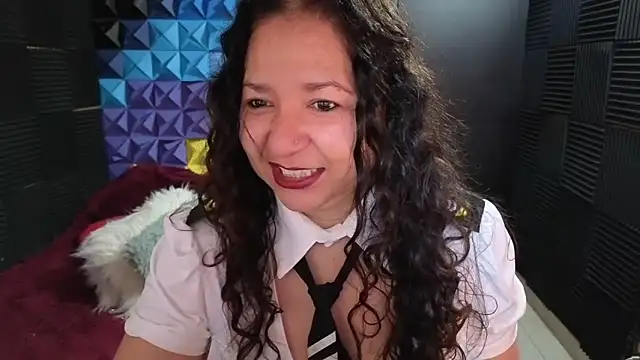 katifoxx online show from December 1, 2:33 pm