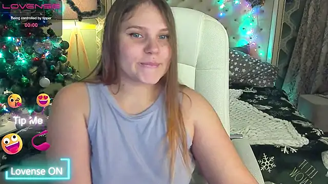 Snapshot of VinnaSky chatting on December 13, 8:04 pm VinnaSky online show from December 13, 8:04 pm