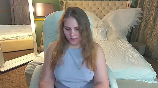 Snapshot of VinnaSky chatting on March 6, 7:54 pm VinnaSky online show from March 6, 7:54 pm