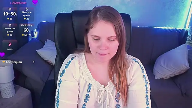 Snapshot of VinnaSky chatting on March 14, 5:02 pm VinnaSky online show from March 14, 5:02 pm