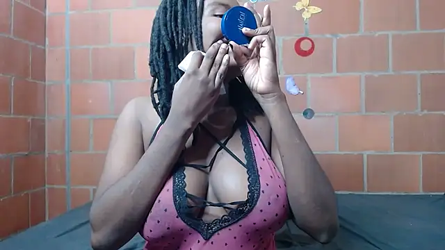 Snapshot of Magaharper10 chatting on February 12, 11:49 am Magaharper10 online show from February 12, 11:49 am