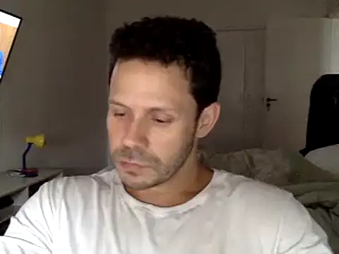 Snapshot of FelipeRiver chatting on February 4, 7:55 pm FelipeRiver online show from February 4, 7:55 pm