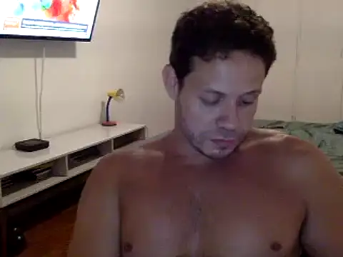 Snapshot of FelipeRiver chatting on March 10, 12:40 am FelipeRiver online show from March 10, 12:40 am