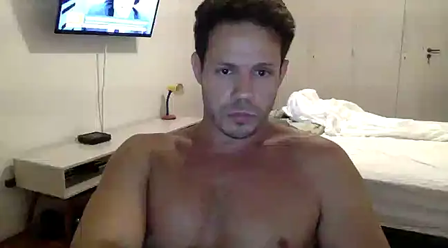 Snapshot of FelipeRiver chatting on March 11, 10:42 pm FelipeRiver online show from March 11, 10:42 pm