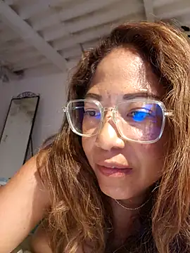 Snapshot of mila38 chatting on April 18, 7:07 pm mila38 online show from April 18, 7:07 pm