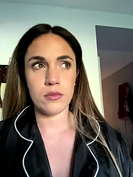 Clara-xoxo online show from September 26, 8:18 am