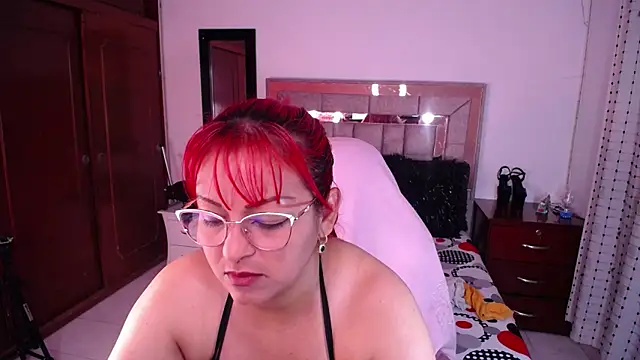 salomecastro  online show from January 25, 1:32 am