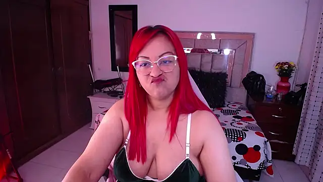 salomecastro  online show from February 4, 1:23 am